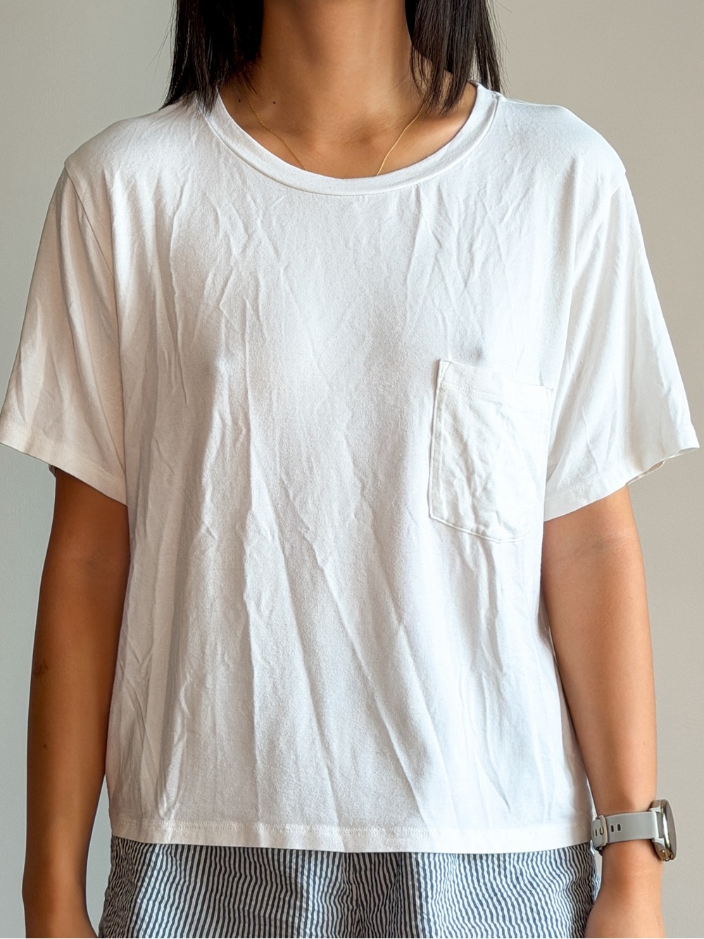 Aritzia white pocket tee